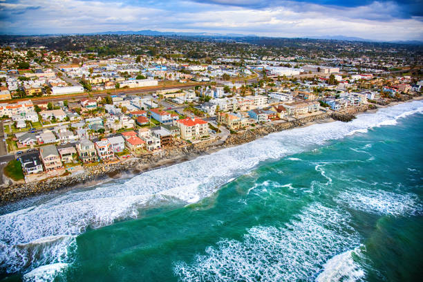 上からの海岸のオーシャン サイド カリフォルニア - california san diego california beach coastline ストックフォトと画像