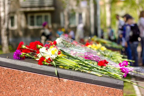 istock flowers at the eternal fire 682081562