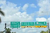 miami-florida-stra%C3%9Fenschild.jpg?b=1&s=170x170&k=20&c=hKI7e_SH59yrOopejWS9Qd5d5-YxDjdy_ip0AkcWVR0=