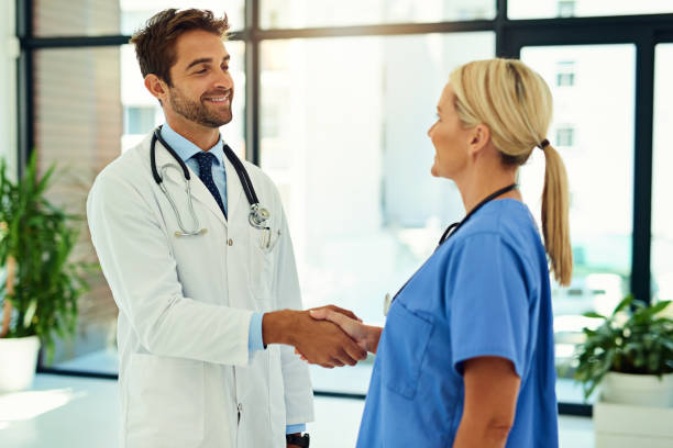 istock Working together for the good of the patient 682133980