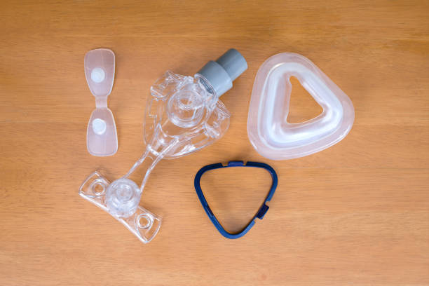 cpap mask disassembly. - hose clip imagens e fotografias de stock