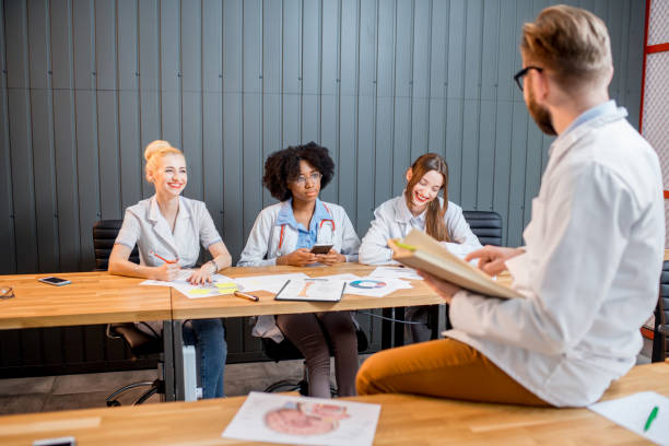 istock Medical lesson with group of students 682201242