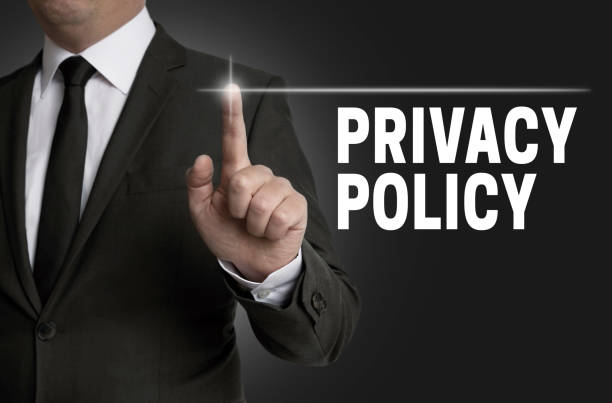 istock Privacy Policy touchscreen is operated by businessman 682204114