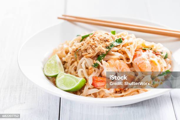 Pad Thai Stir Fried Asian Noodles With Shrimp Egg Tofu And Bean Sprouts Stock Photo - Download Image Now