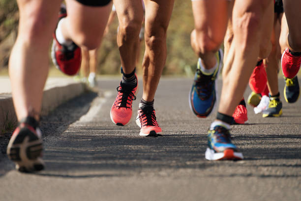 마라톤 실행 - marathon running jogging group of people 뉴스 사진 이미지