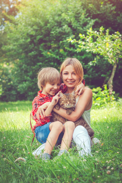 istock Family with cat 682312440