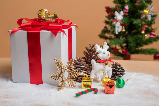 istock Christmas gift box and christmas decoration 682329552