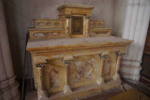 istock Mansions, Abandoned Asylums, Abandoned Churches, Abandoned Schools, Abandoned Places 682396204