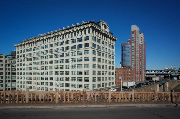 istock Brooklyn Heights buildings with Manhattan bridge in background 682419784