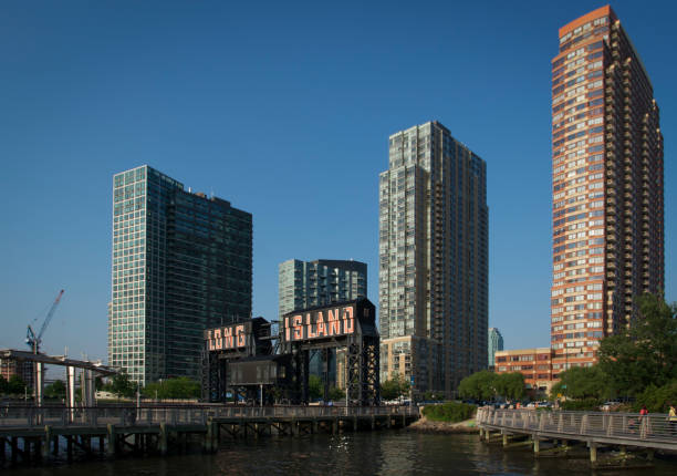 istock Long Island City New York 682420106