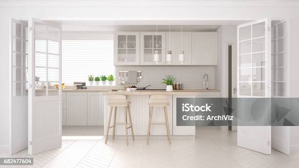 Cucina Classica Scandinava Con Dettagli In Legno E Bianco Interior Design Minimalista - Fotografie stock e altre immagini di Cucina