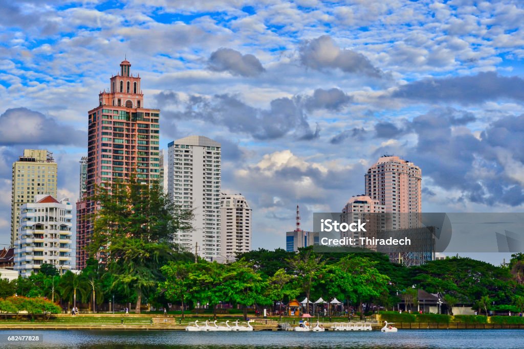 Ville de Bangkok de nuit avec la lumière du jour - Photo de Affaires libre de droits