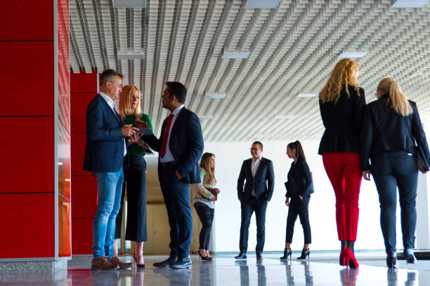 istock Business people in a lobby 682528396