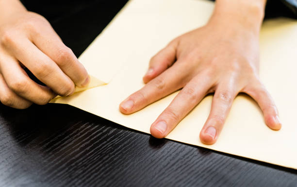 istock Businesswoman examine a envelope 682552362