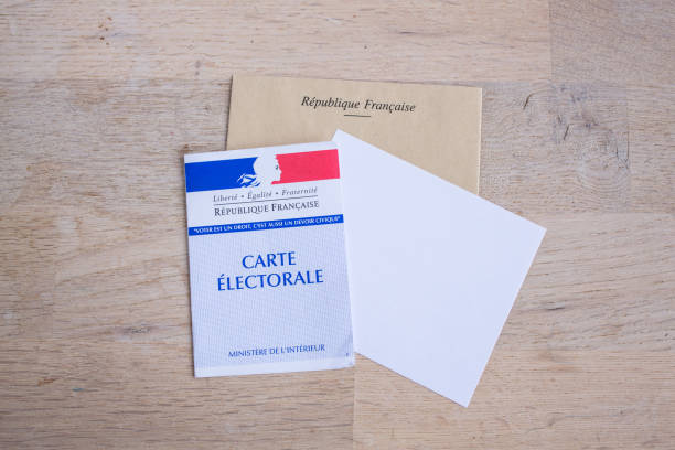 scheda elettorale francese con editoriale a schede bianche - electoral foto e immagini stock