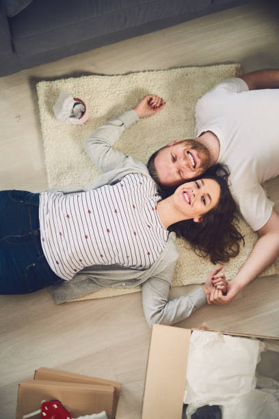 istock Couple in new home 682627916