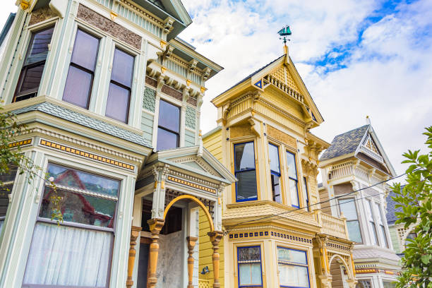サンフランシスコのビクトリア朝の家 - roof row house house san francisco county ストックフォトと画像