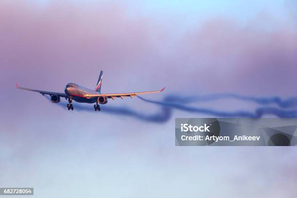 Photo libre de droit de Aeroflot Airbus A330 En Atterrissant À Laéroport International De Sheremetyevo banque d'images et plus d'images libres de droit de Aeroflot