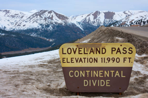 istock Loveland Pass Continental Divide in Colorado Rocky Mountains 682733188