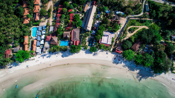 istock Sea and the beach 682753548