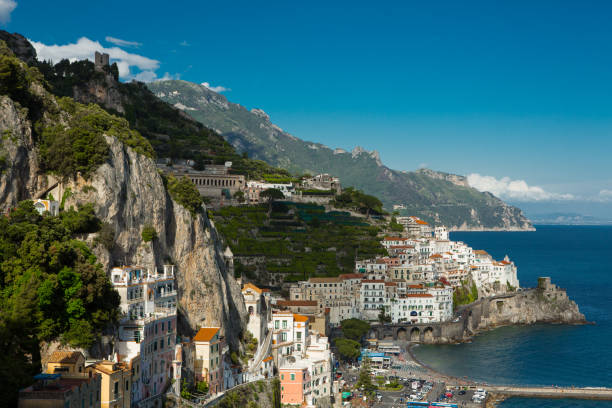 istock Italian Hills And Harbor 682763452