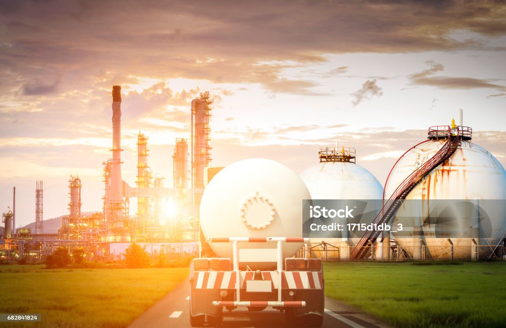 Oil and gas transportation by truck Gas Stock Photo