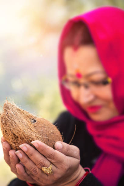 istock Beautiful indian women worshiping 682968786