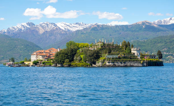 istock Isolabella island in Maggiore Lake 682993182