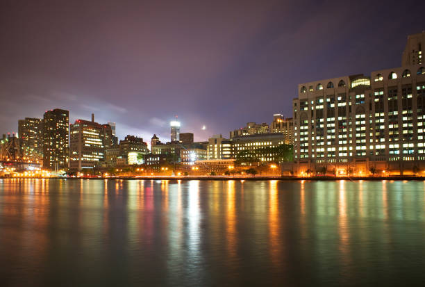 istock Manhattan Upper East Side Skyline and Roosevelt Island, New York 683025058