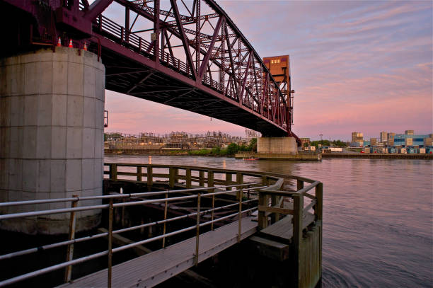 istock Roosevelt Island Bridge, New York City 683025090