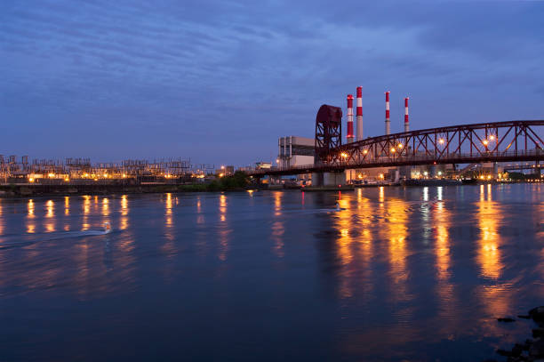 istock Roosevelt Island Bridge, New York City 683036166