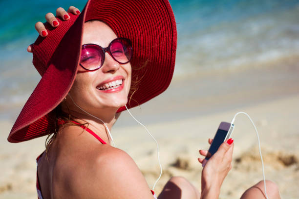 istock Woman and smartphone 683074448