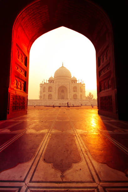 taj mahal, agra, uttar pradesh - wondered - fotografias e filmes do acervo