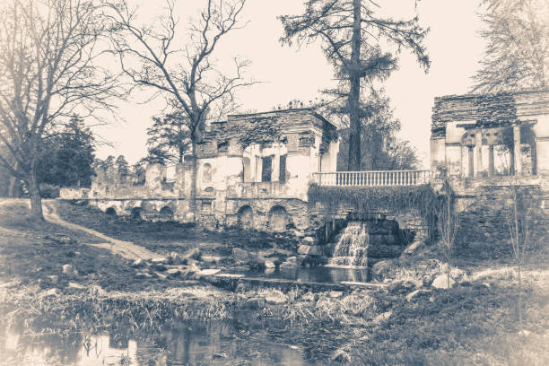 istock Vintage photo park 683195850