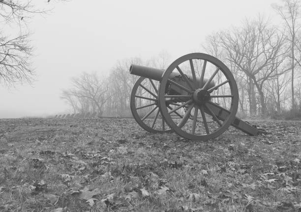 게티즈버그 전장에 단일 대포 - american civil war battle conflict gettysburg national military park 뉴스 사진 이미지