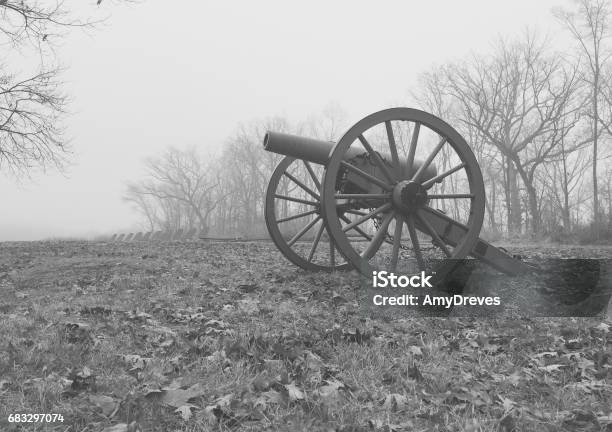 Single Cannon On Gettysburg Battlefield Stock Photo - Download Image Now - American Civil War, Cannon - Artillery, Civil War