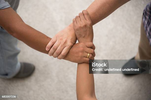 Zusammenspiel Von Drei Personen Stockfoto und mehr Bilder von Drei Personen - Drei Personen, Hand, Menschliche Hand