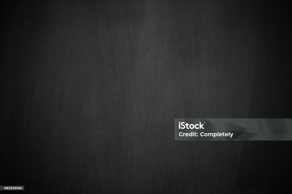 Abstract krijt ingewreven uit op lege heldere en mooie zwarte Blackboard-kan worden gebruikt voor het toevoegen van tekst, advertentie, inhoud, grafisch ontwerp te koop, presenteren, promoten van uw voedsel menu of product-business concept - Royalty-free Begin van het schooljaar Stockfoto