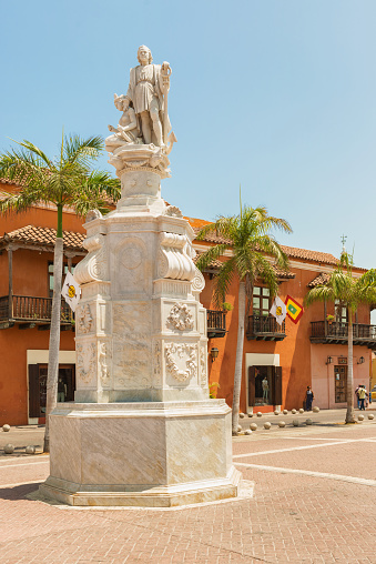 Cartagena: Plaza Aduana monument called La Heroica Cartagena and it is a  memorial to Christopher Columbus