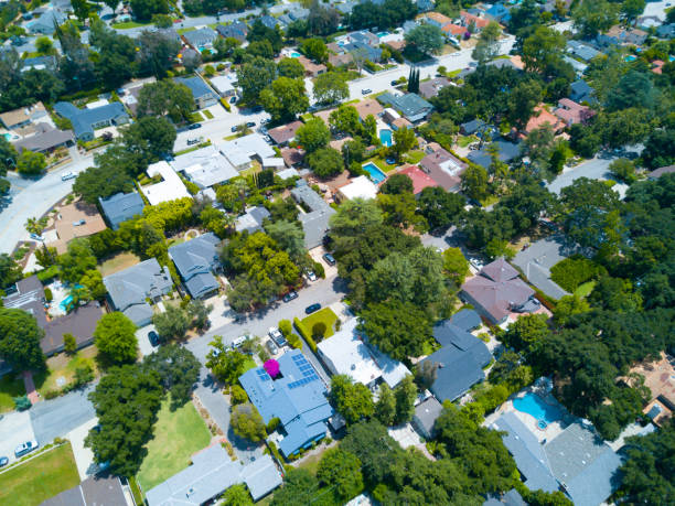 istock Southern California Suburban Area 683398090