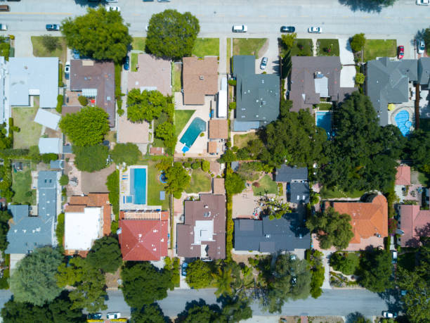 istock Southern California Suburban Area 683398168