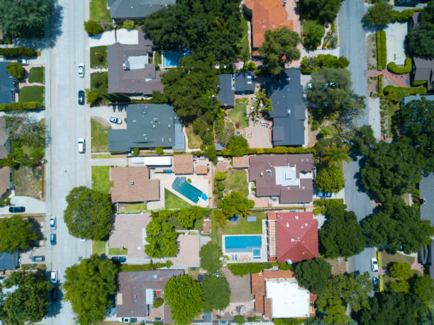 istock Southern California Suburban Area 683398182