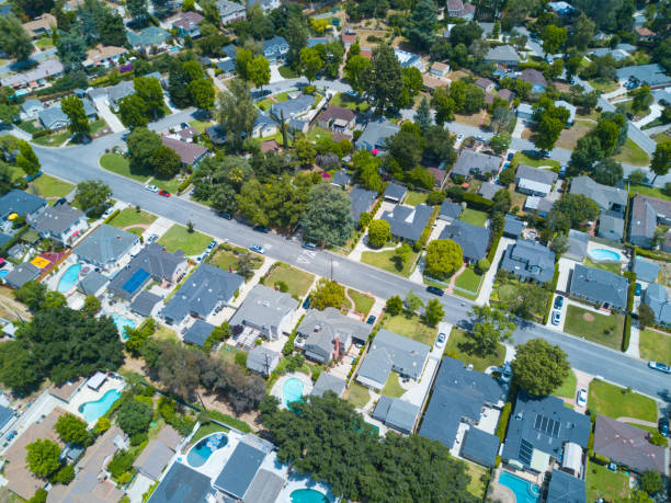 istock Southern California Suburban Area 683398304