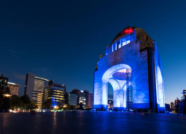 monumento à revolução mexicana (monumento a la revolución), localizado na praça da república, cidade do méxico à noite - monuments - fotografias e filmes do acervo