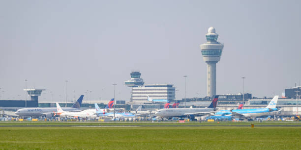 オランダのアムステルダム空港スキポール空港 (ams) 国際ハブ - air france klm ストックフォトと画像