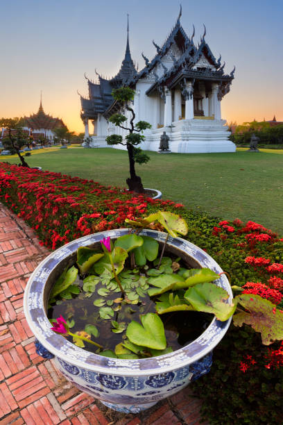 buddhistische tempel in thailand - sanphet palace stock-fotos und bilder