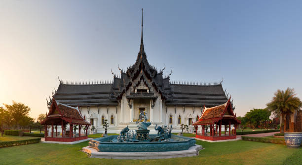 templo budista na tailândia - sanphet palace - fotografias e filmes do acervo