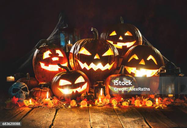 Foto de Abóboras De Halloween e mais fotos de stock de Dia das Bruxas - Dia das Bruxas, Lanterna de Halloween, Moranga - Cucúrbita