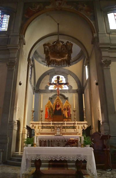 엠폴리 산탄안드레아 교회 내부 - embolo 뉴스 사진 이미지