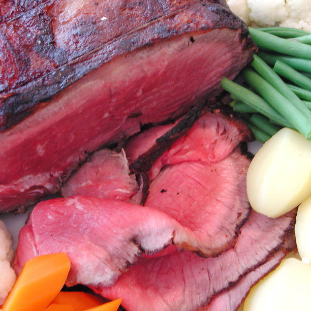 Roastbeef with peas and carrots